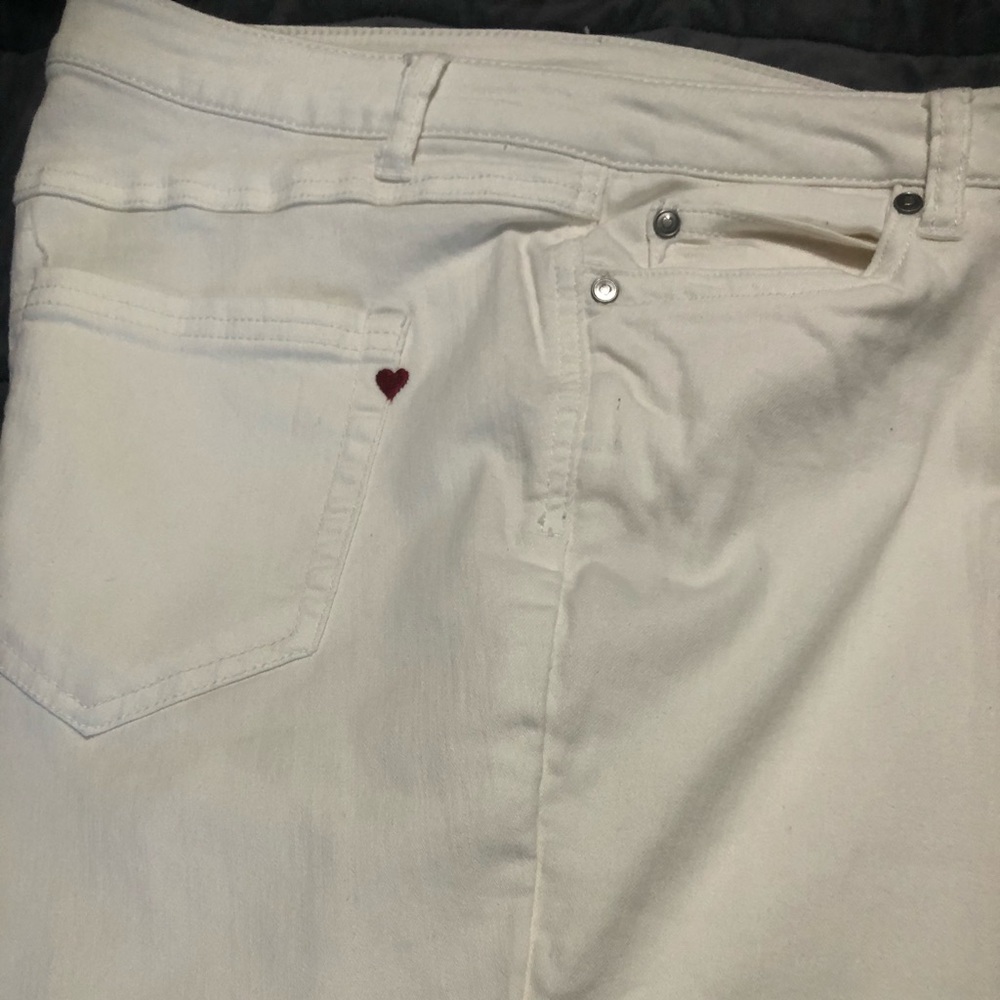 Women’s white jeans